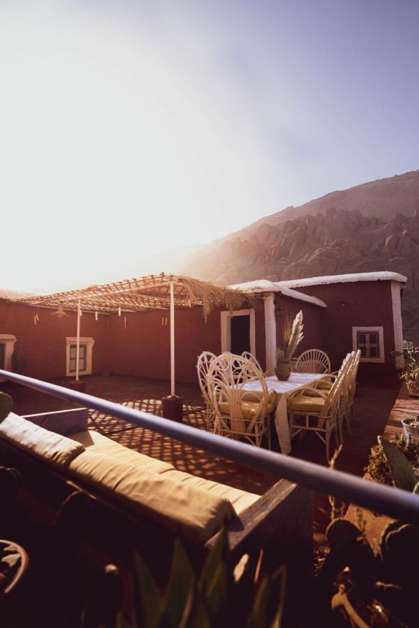 Отель Monkey Fingers House By Fatima Mellal Тингир Экстерьер фото